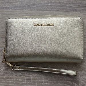 Michael Kors Jet Set Travel Pale Gold Lg Flat MF Phone Case Wallet